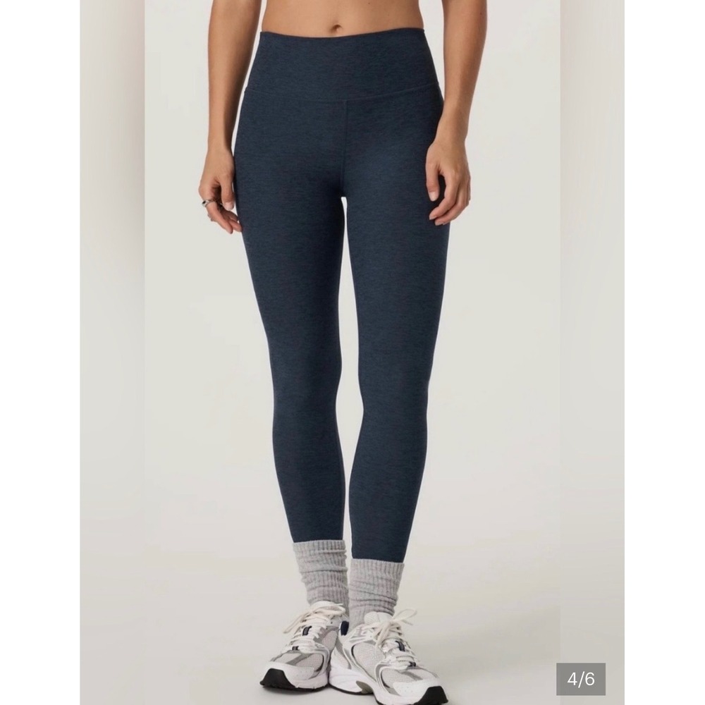 Vuori Clean Elevation Legging Navy Blue Hiking Yoga Athleisure Old Money S